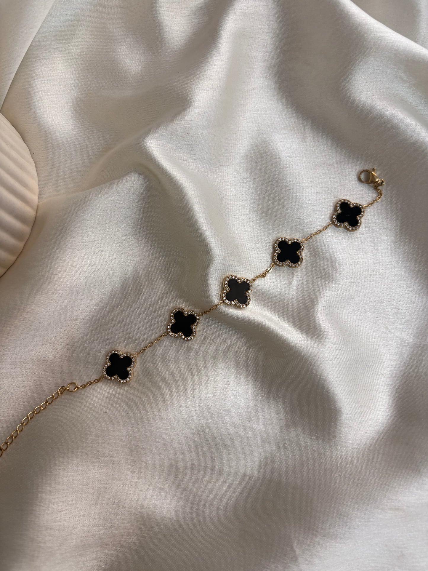 Black stone Clover Bracelet